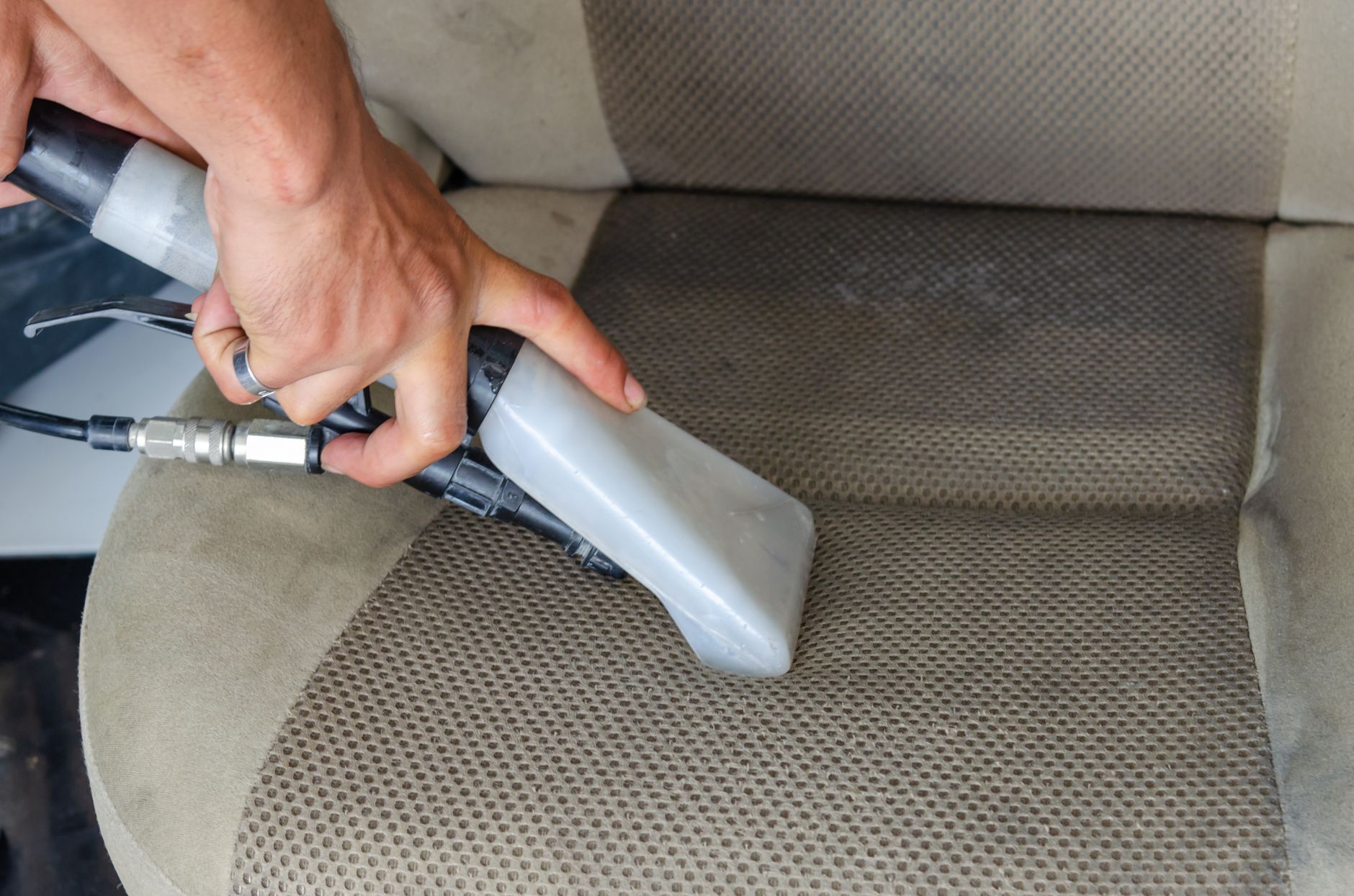 Ozonbehandlung — Gerüche verschwinden, statt überdeckt zu werden. MM-Carservice Nohfelden